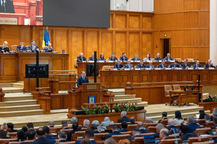 Luca Niculescu: Vegyes összetételű a kormány, tagjait a tenni akarás vezérli