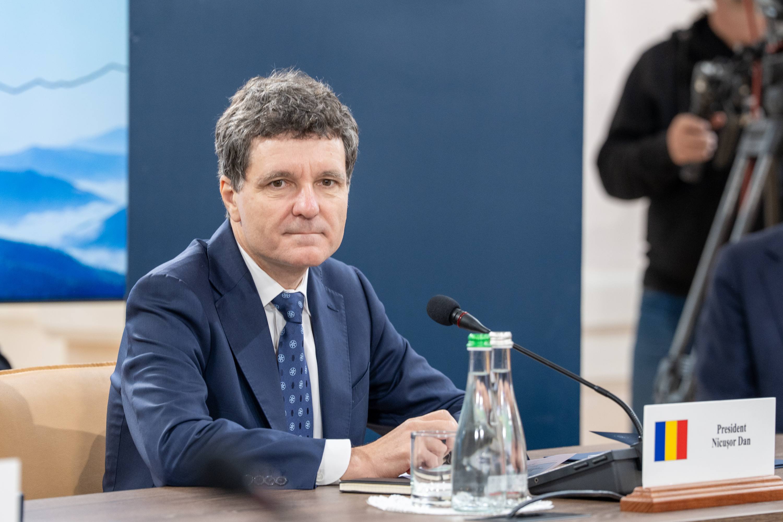 „Nem játszhatunk az ország sorsával” – Nicușor Dan az előre hozott választásokról