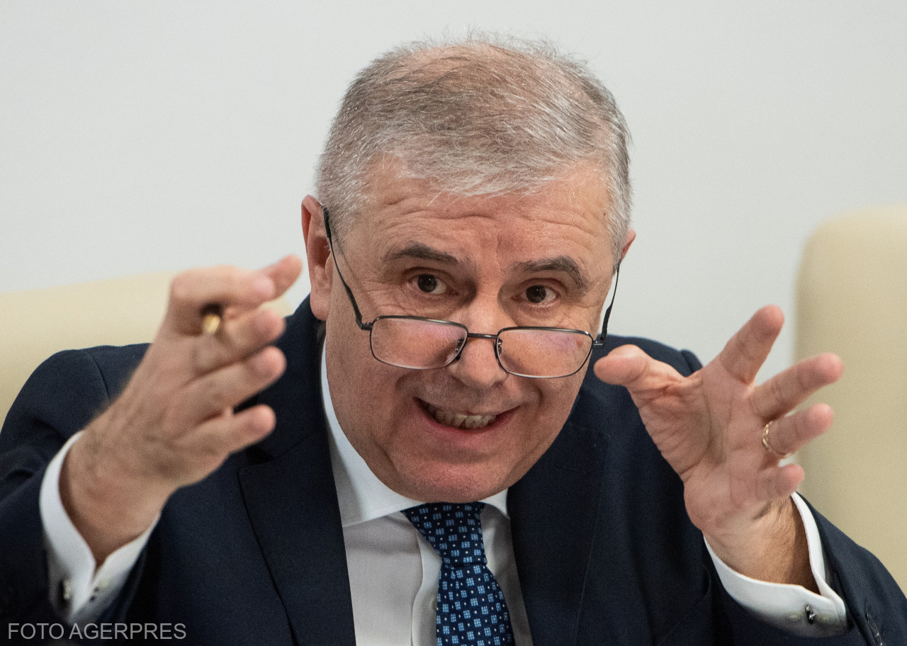 Az elnök védelmébe vette a SPP parancsnokát, aki a Securitate tisztjeként jelen volt az 1989-es vérengzés egyik helyszínén