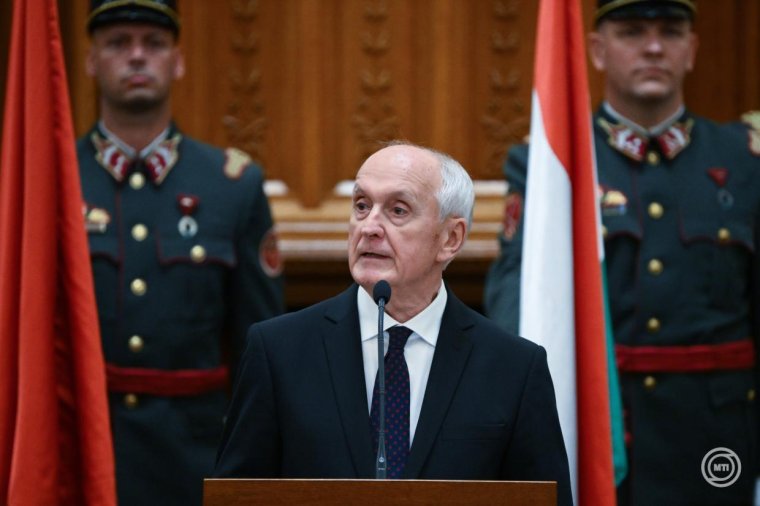 Nicușor Dan államfő gratulált Baka Andrásnak a megválasztásához