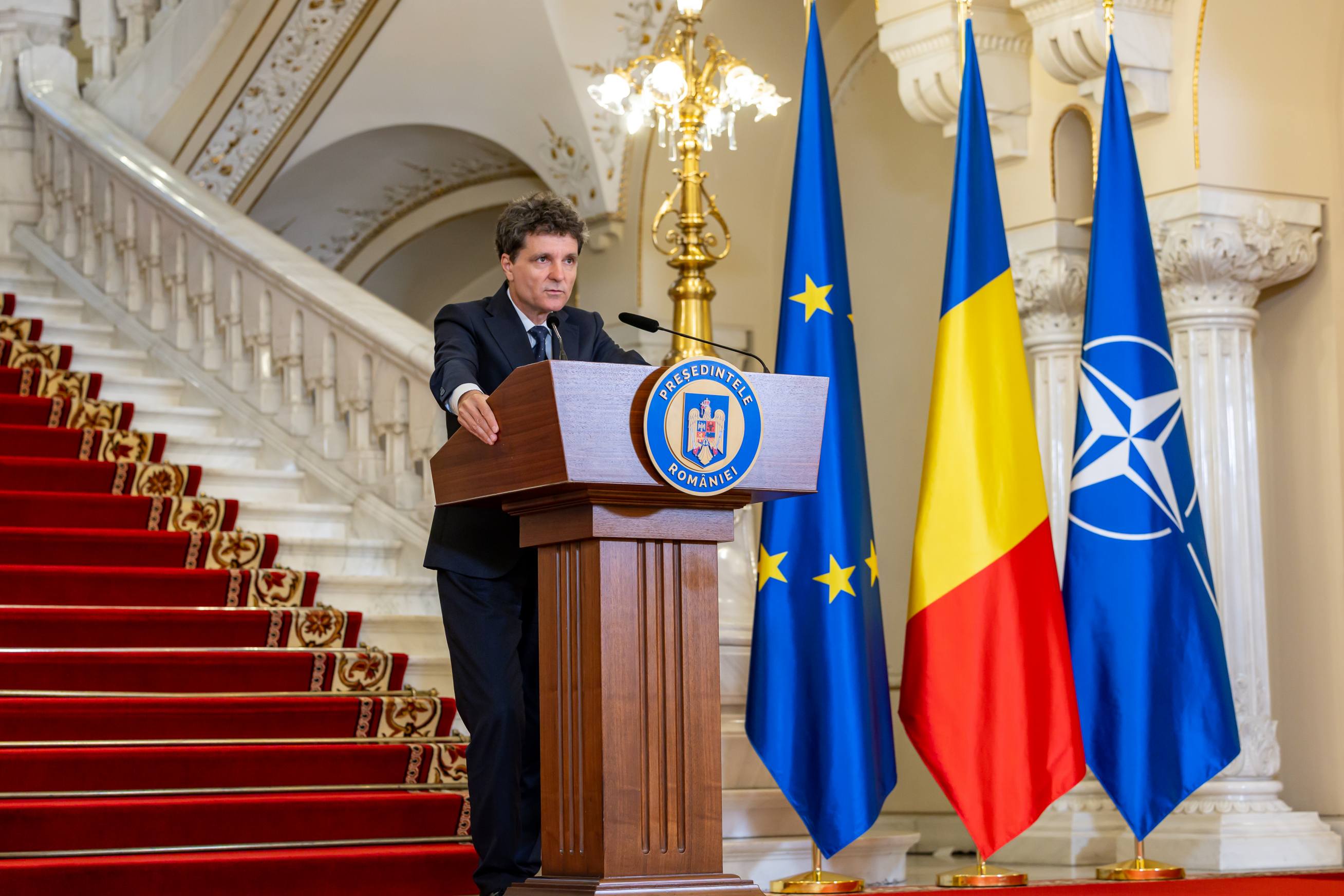 Nicușor Dan egyeztetésekre hívta a pártokat csütörtökre az elnöki hivatalba
