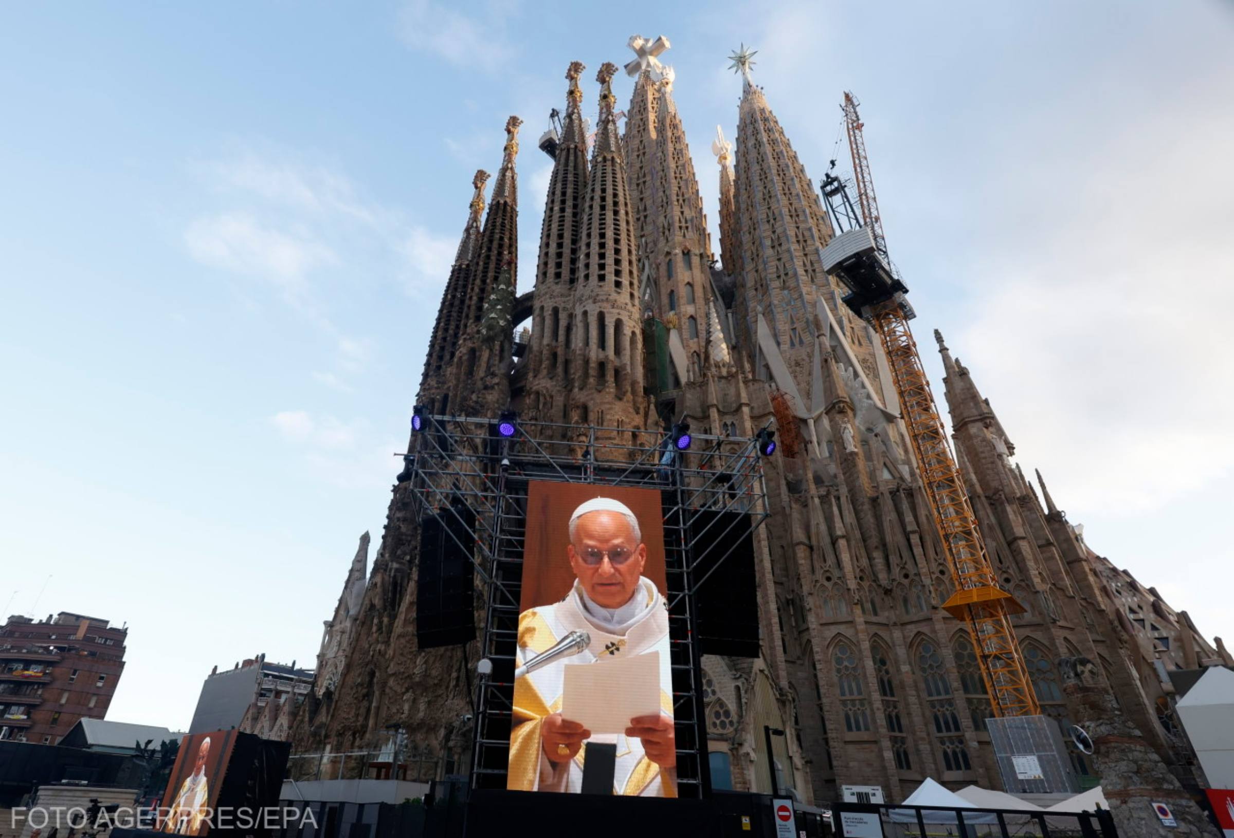XIV. Leó pápa felavatta a Sagrada Familia legmagasabb tornyát, de a munkálatok még folytatódnak