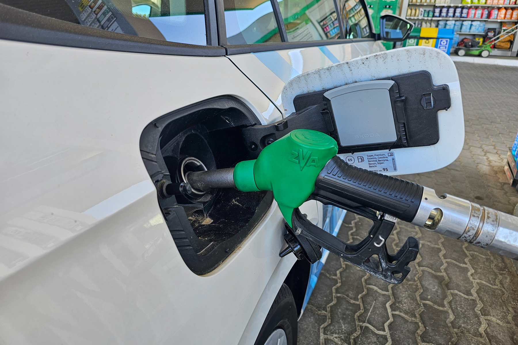 Ismét meghaladhatja a 10 lejt a gázolaj literenkénti ára Romániában