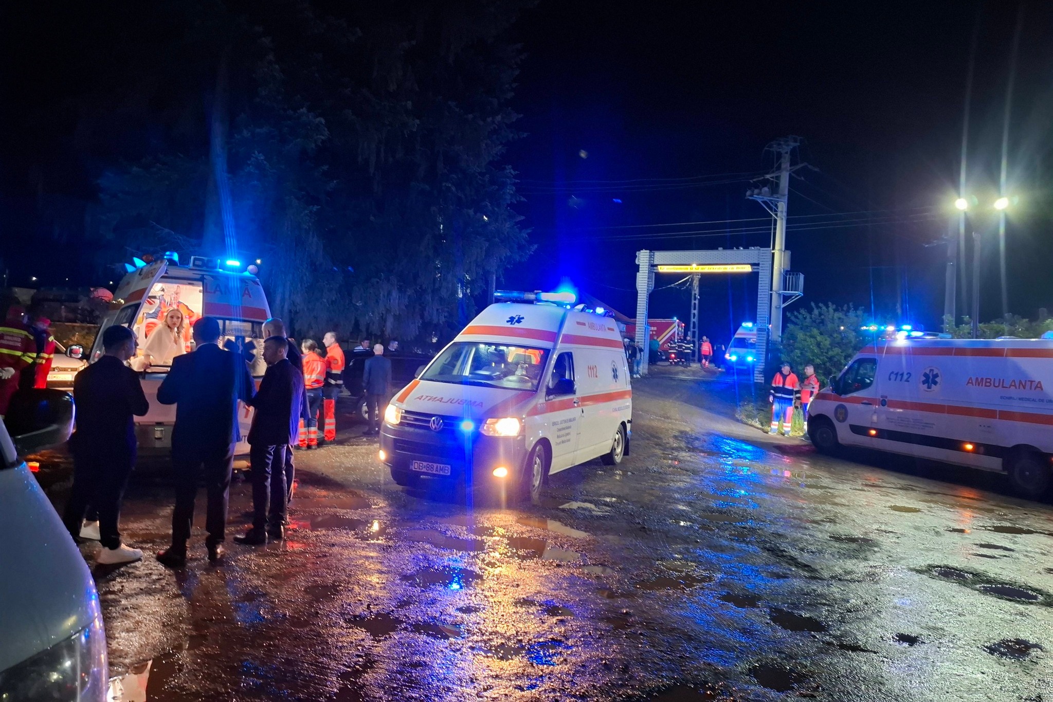Többtucatnyian kerültek kórházba egy étteremből ételmérgezés gyanúja miatt