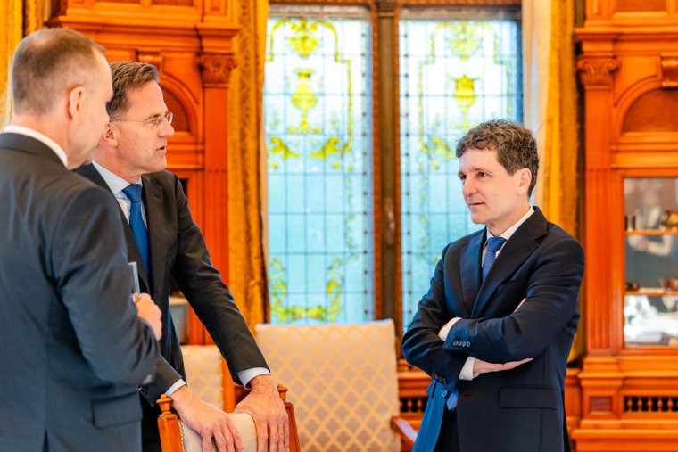 Nicușor Dan: Románia minél nagyobb számú amerikai katona jelenlétét szeretne a területén