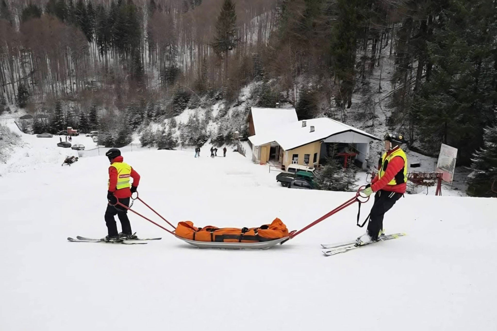 Egy nap mérlege a hegyekben: ötven riasztás, egy halálos áldozat