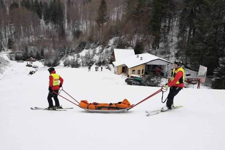 Egy nap mérlege a hegyekben: ötven riasztás, egy halálos áldozat