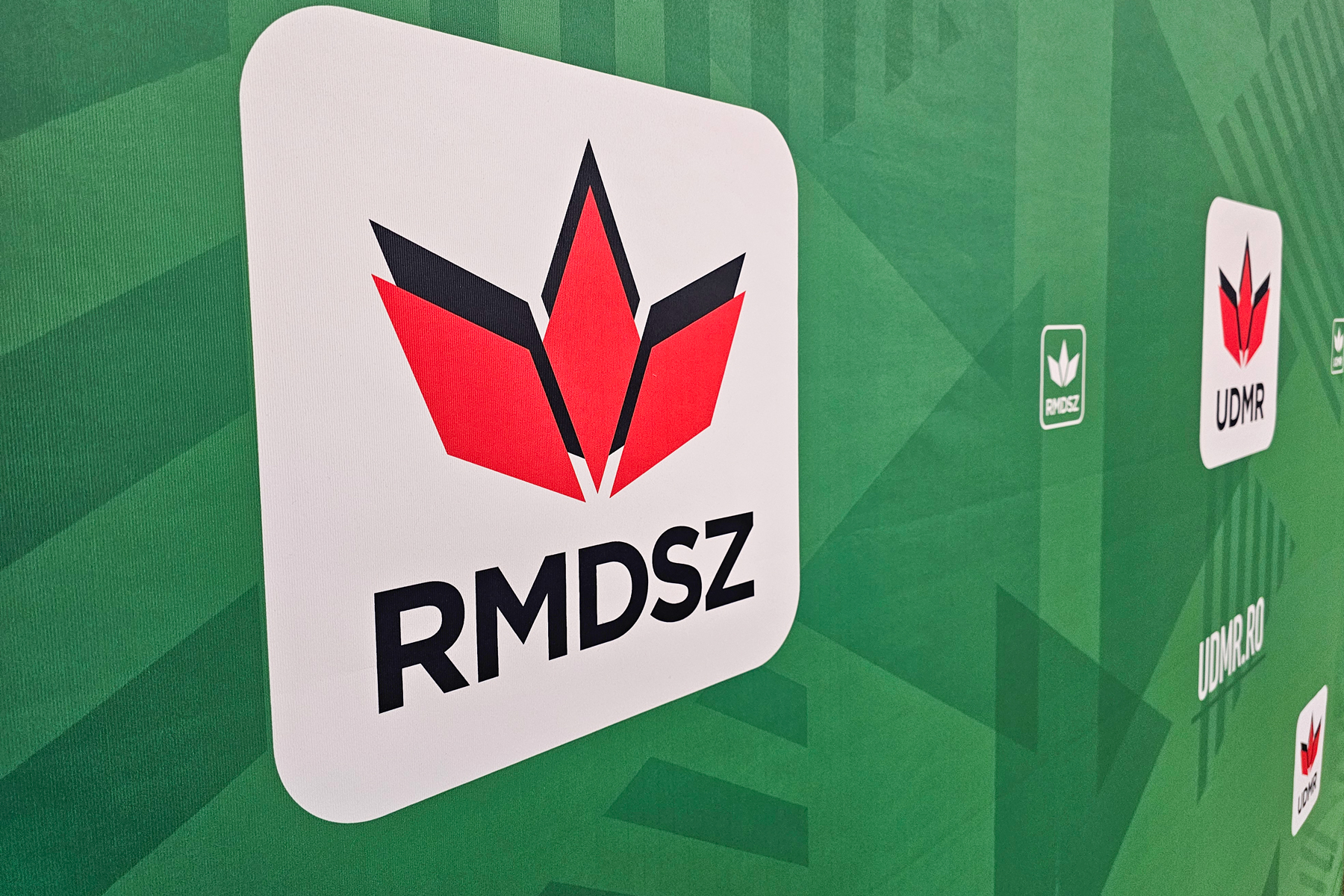 Döntött az RMDSZ: három miniszterrel lépnének be a Mureșan-kormányba