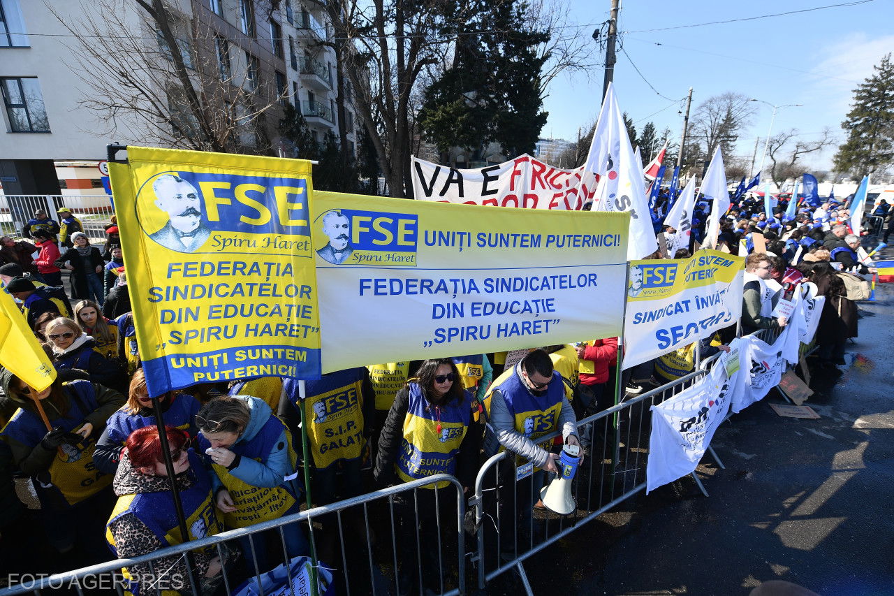 A tanügyi szakszervezetek az oktatási rendszer megreformálását kérik az államfőtől