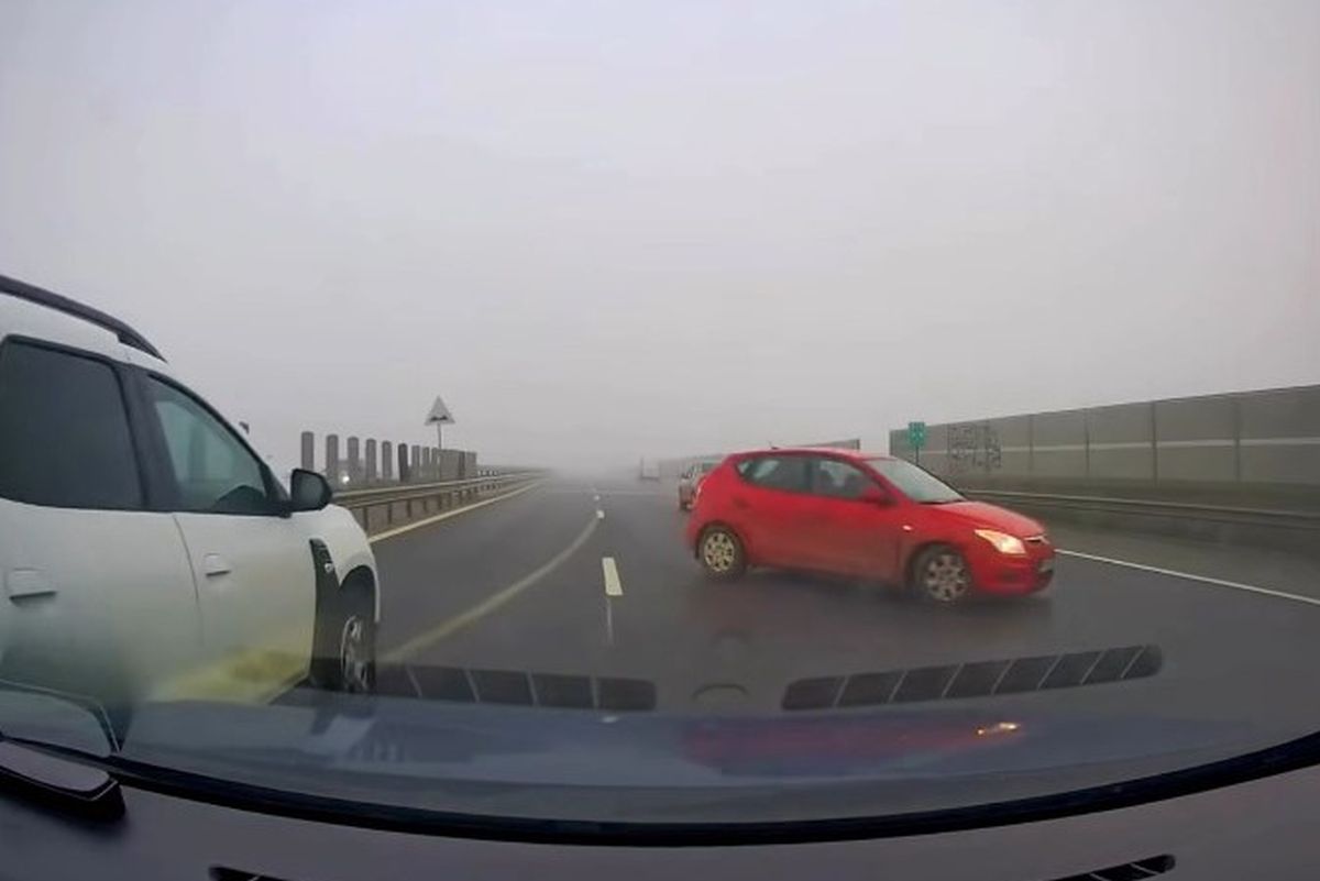 Megbírságolták, és jogosítvány nélkül maradt a sofőr, aki a forgalommal szemben haladt az autópályán