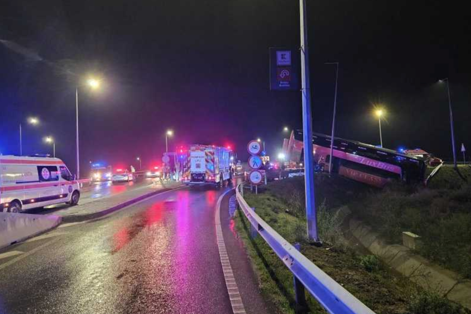 Árokba hajtott egy ukrán állampolgárokat szállító autóbusz Brăilán