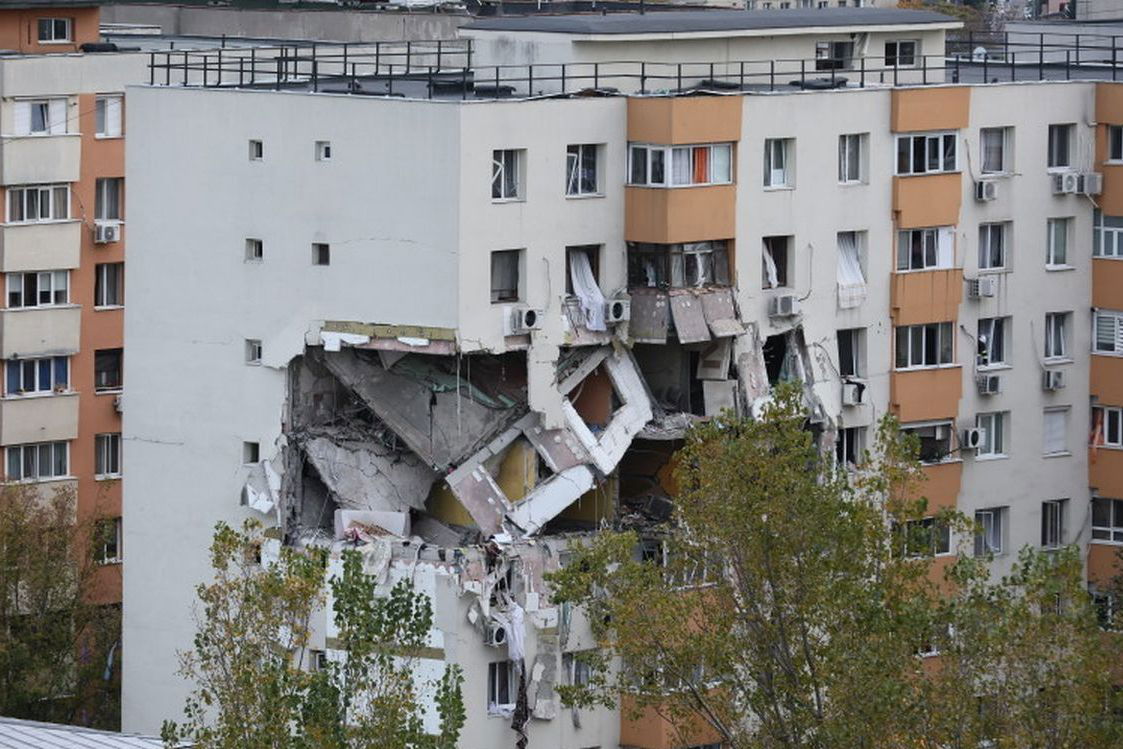 Egy gázcsőrepedés miatti szivárgás okozhatta a tömbházrobbanást Bukarestben