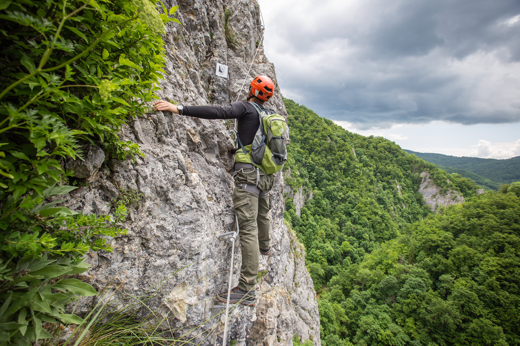 Nem találtak műszaki hibát a Tordai-hasadék via ferrata útvonalán, ahol egy fiatal életét vesztette