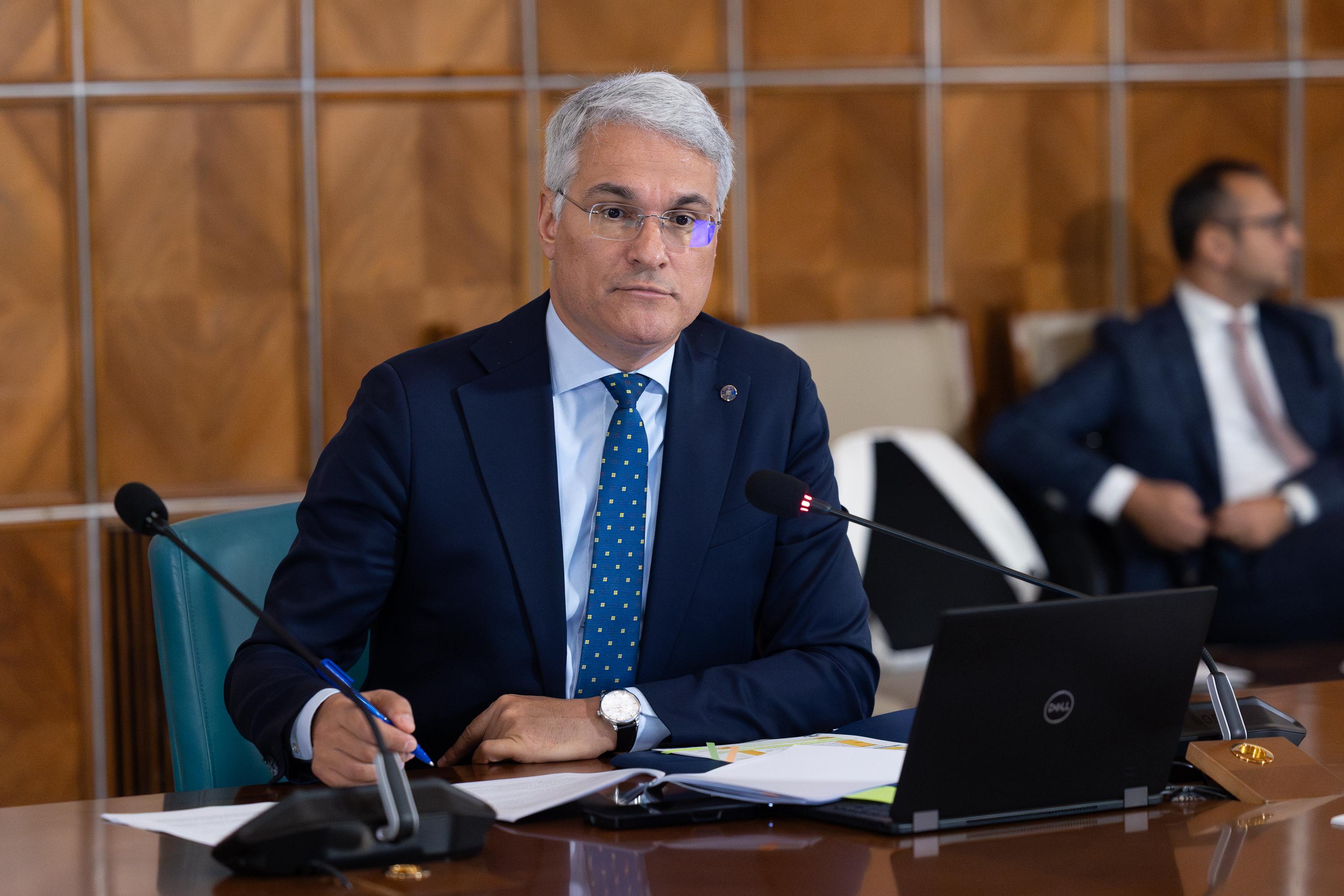 A bértörvény kidolgozásának átláthatóságát ígéri Dragoș Pîslaru