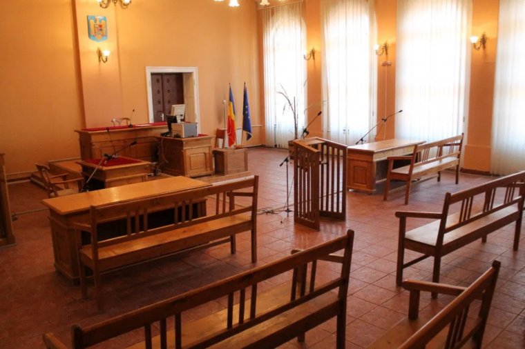Meghatározatlan időre felfüggeszti a munkát az ország több ügyészsége és bírósága