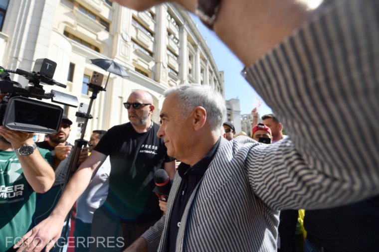 Hatósági felügyelet alatt marad Călin Georgescu