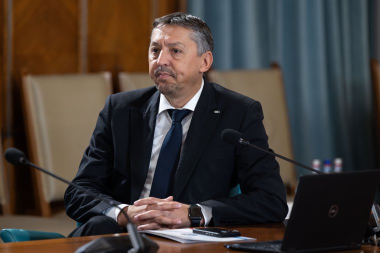 Daniel David: A tanárokra nem fog vonatkozni az állami fizetés és a nyugdíj halmozását szabályozó új tervezet