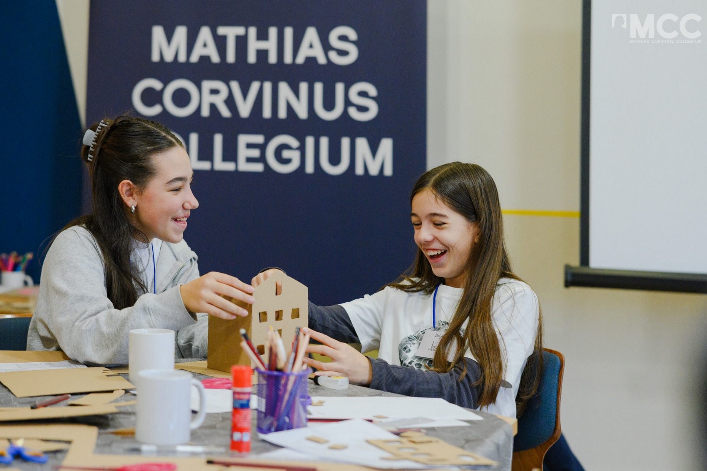 Június végéig lehet jelentkezni az MCC tehetséggondozó programjaiba
