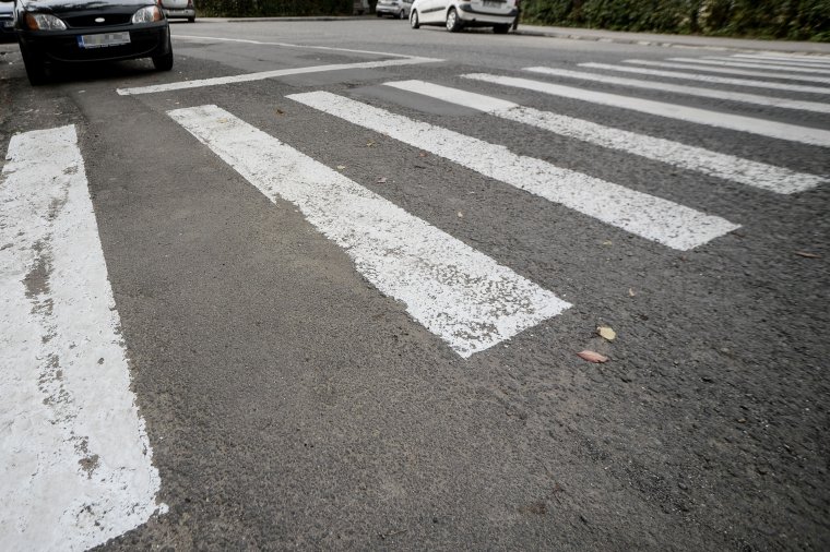 Cserbenhagyásos gázolás Nagyváradon: egy kiskorú lányt ütöttek el a zebrán