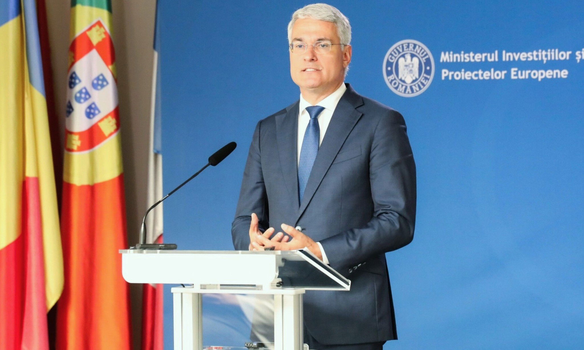 Elfogadta a kormány a közalkalmazottak bérpótlékát csökkentő sürgősségi rendeletet