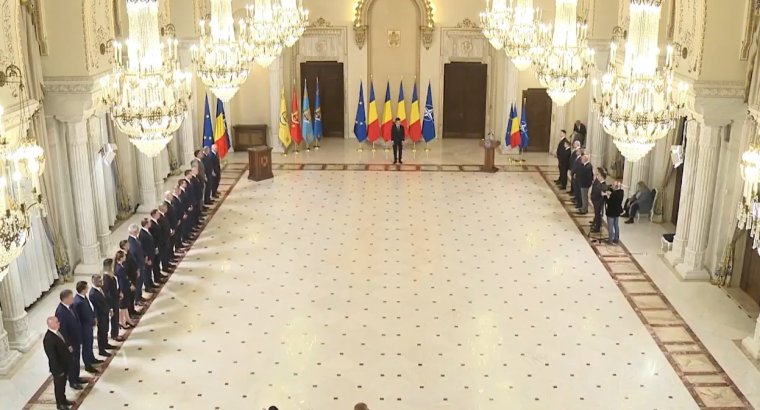Letették az esküt a Bolojan-kormány tagjai