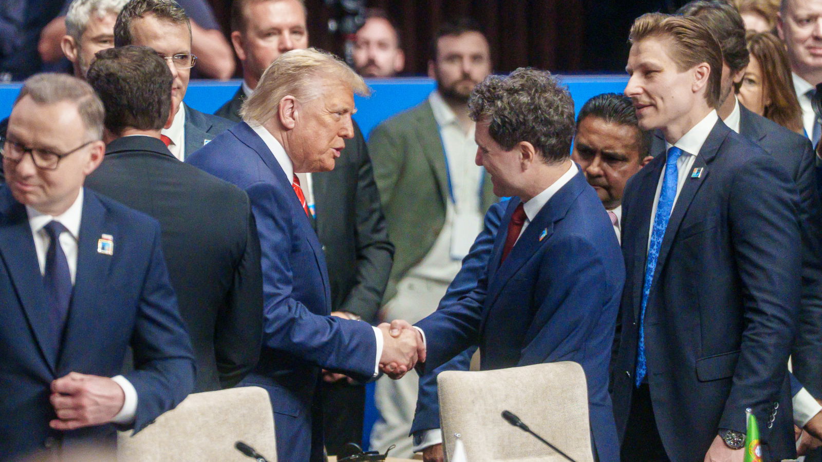 NATO-csúcs: Üdvözölte egymást Hágában Nicușor Dan és Donald Trump