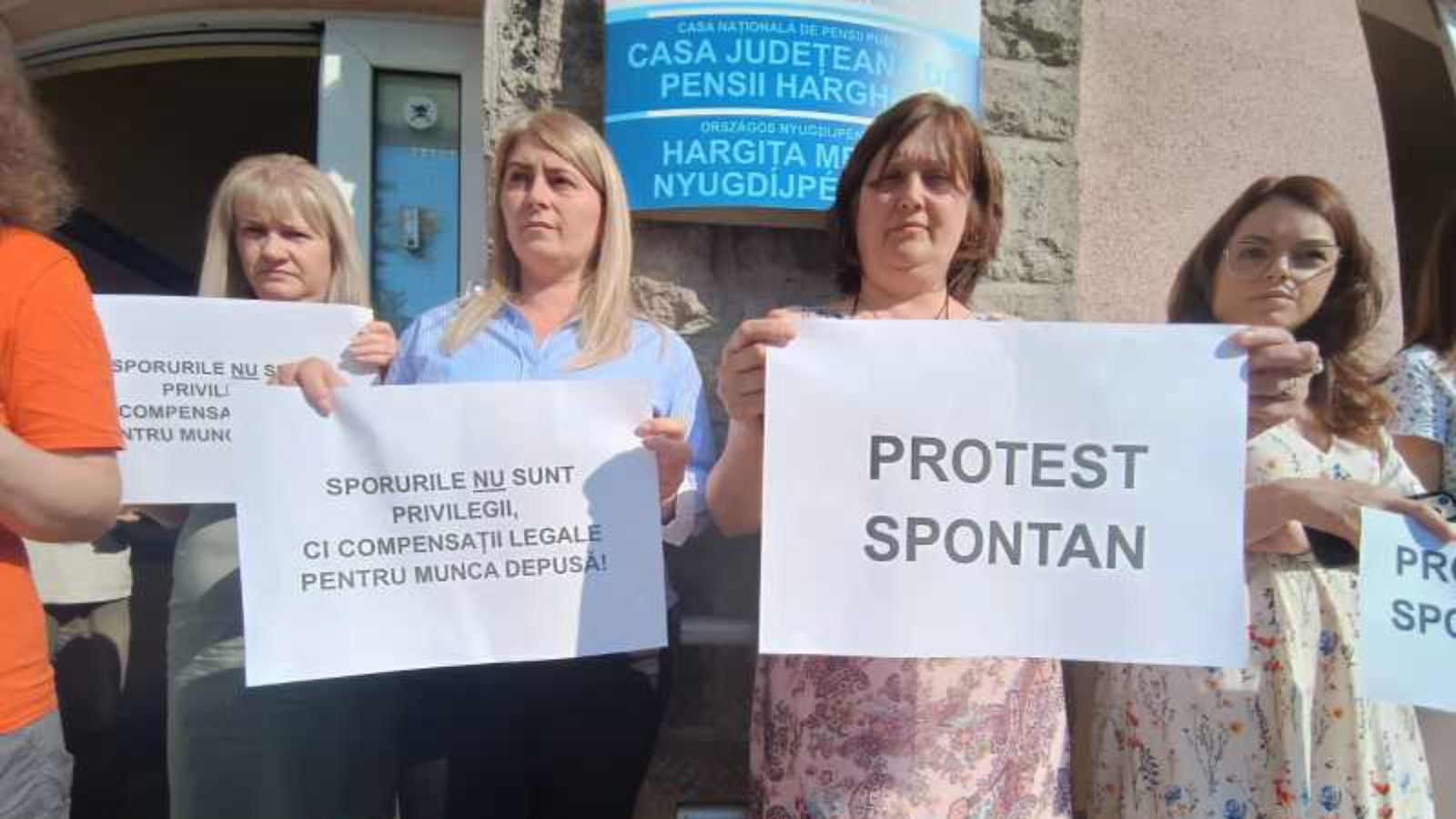 A deficitcsökkentő intézkedések ellen tüntetnek