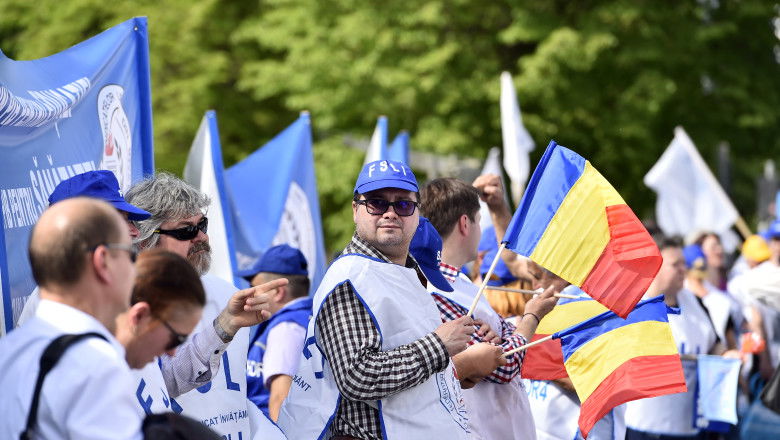 A tanügyi szakszervezetek a parlament előtt fognak tüntetni hétfőn