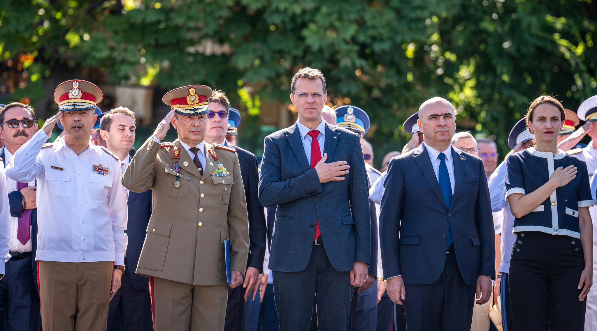 A védelmi miniszter szerint az önkéntes tartalékos katonai szolgálat vonzani fogja a fiatalokat