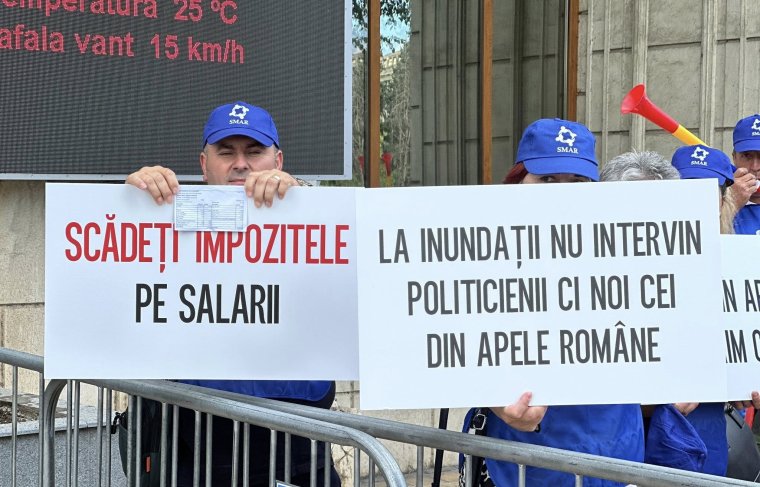 Három intézmény szakszervezetei tüntetnek kedden a kormánypalota előtt