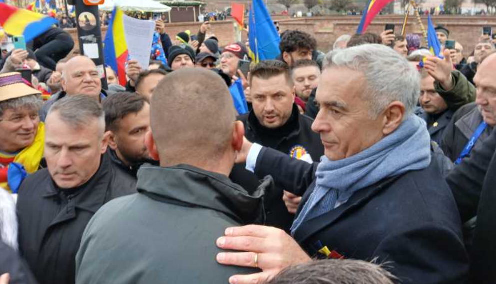 Erőszakkal hatoltak be Călin Georgescu hívei a gyulafehérvári székesegyházba