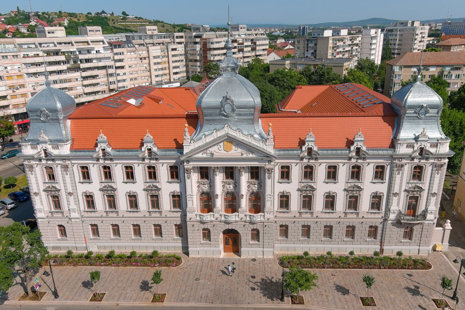 Több cég is jelentkezett, hogy berendezné a Bihar Megyei Tanács leendő székhelyét