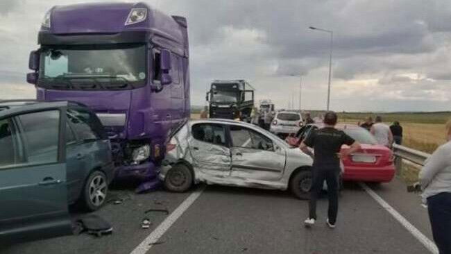 Tömegkarambol történt a fugyivásárhelyi körgyűrűn