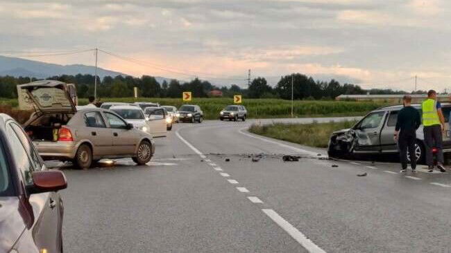 Baleset történt Petrelény és Rény között, öt személy kórházba került
