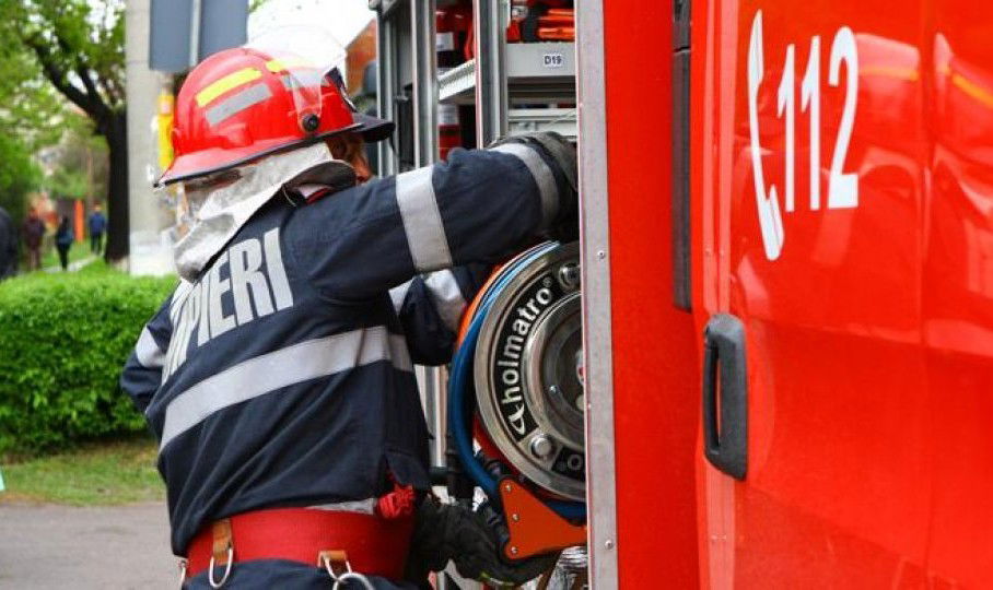 Tűz ütött ki egy váradi lakásban, a tulajdonos felelőtlensége okozta