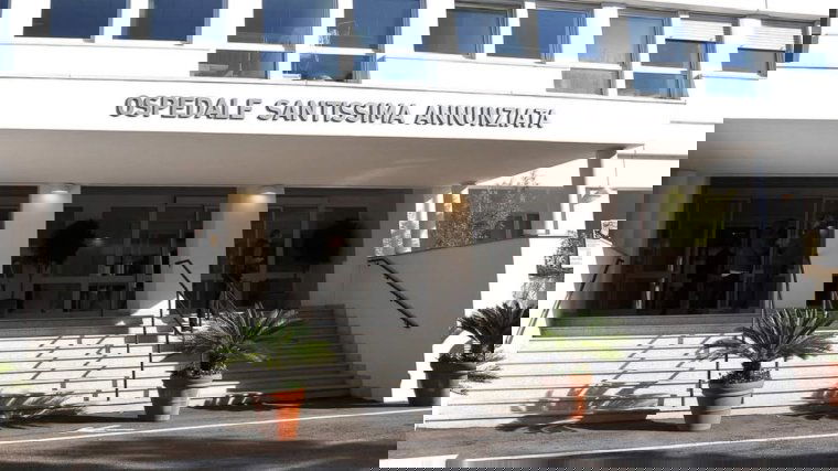 Meghalt egy Olaszországban nyaraló romániai házaspár négyéves kisfia, miután hősokkot kapott a család autójában