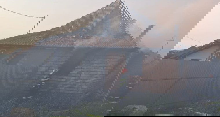 Hibás vezeték miatt gyulladt ki egy ház Érábrányban