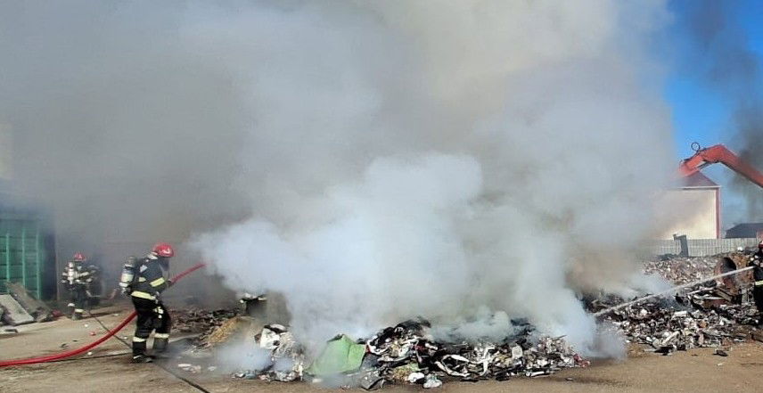 Tűz keletkezett Újpalotán, másfél tonna hulladék égett el