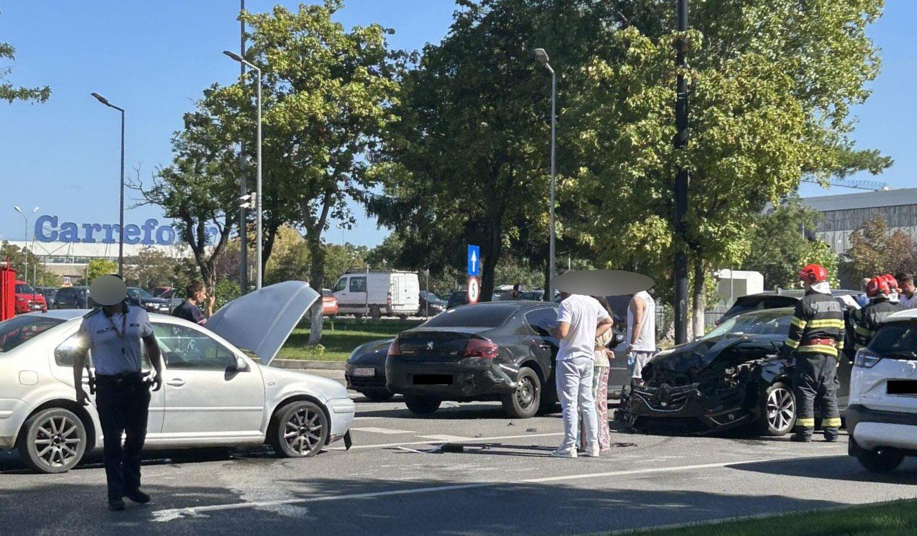 Négy autó ütközött össze Váradszőllősön