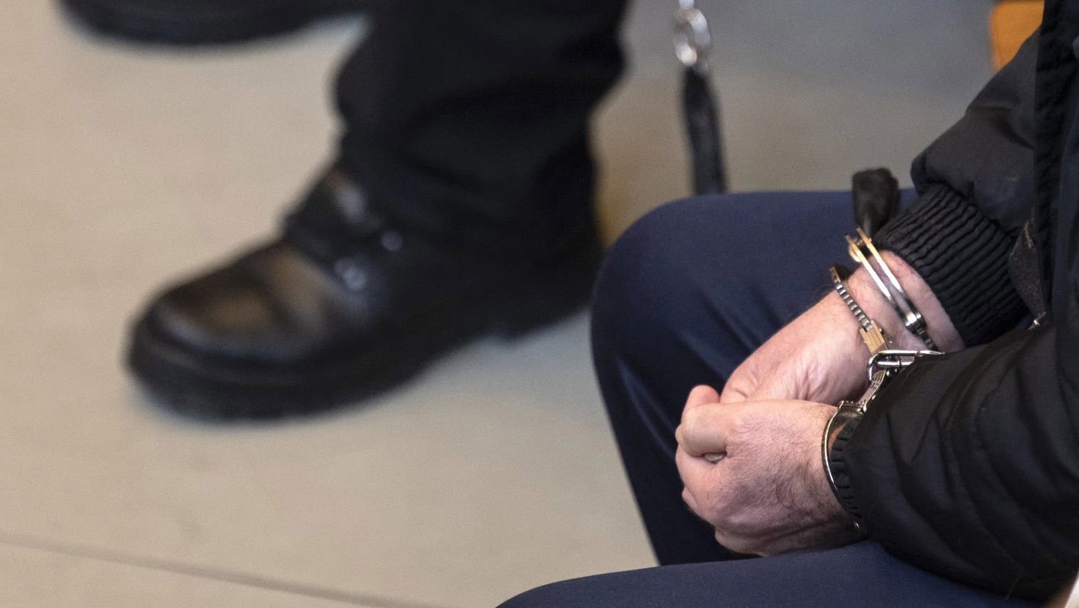 Sokkoló eset Bukarestben: 200 késszúrással végeztek egy férfival saját lakásában