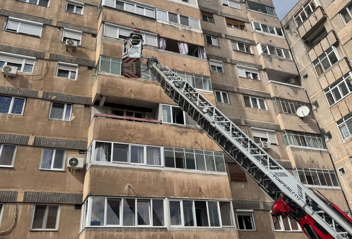 Egy idős nőt mentettek meg a váradi tűzoltók