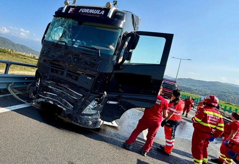 Halálra gázolt egy kamion az A1-es autópályán három munkást