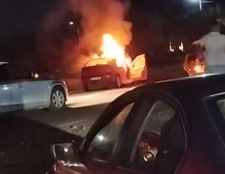 Súlyos közúti baleset történt Harangmezőnél, az egyik gépjármű kigyulladt | VIDEÓ