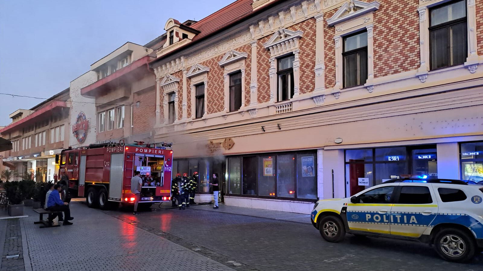 Tűz ütött ki egy Fő utcai üzletben Nagyváradon