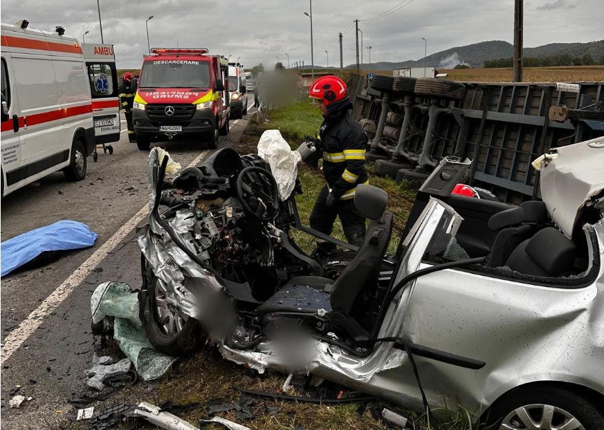 Két fiatal vesztette életét egy súlyos közúti balesetben Kolozs megyében