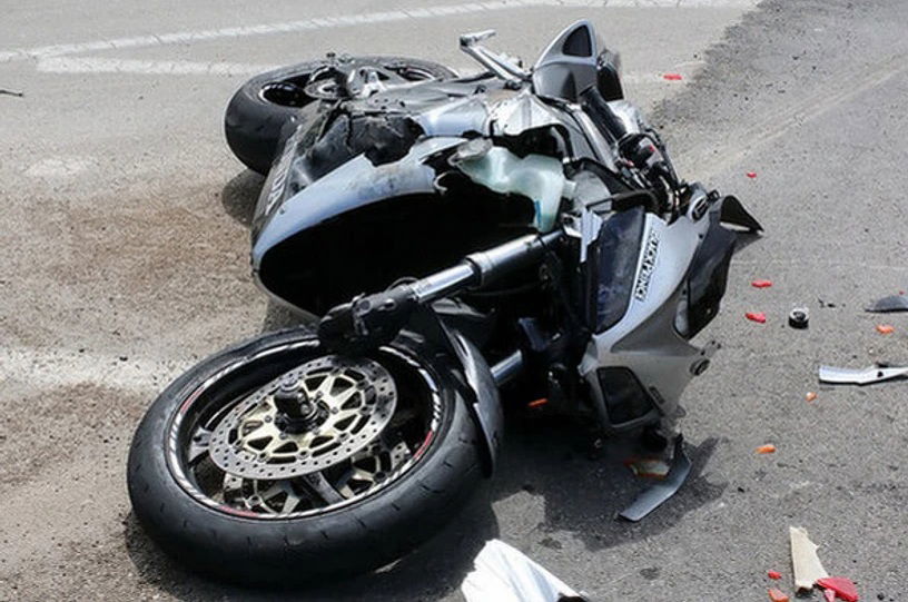 Újabb motorbaleset történt, a vezetője kórházba került