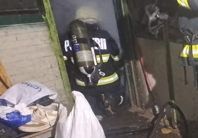 Felelőtlenség miatt keletkezett tűz egy váradi ház pincéjében