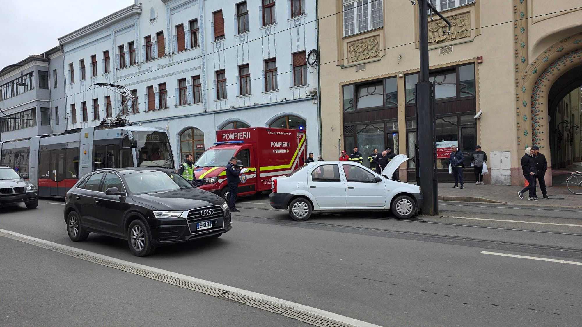 FRISSÍTVE | Sikeresen újraélesztették a Kossuth utcai baleset áldozatát