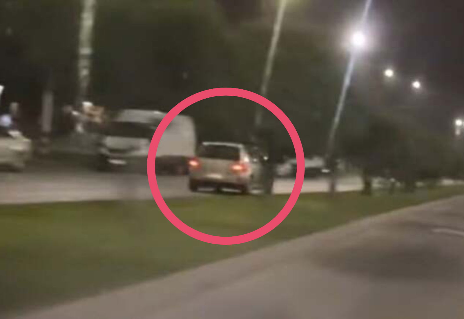 Hajszálon múlt a tragédia Nagyváradon: forgalommal szemben száguldott egy autó | VIDEÓ