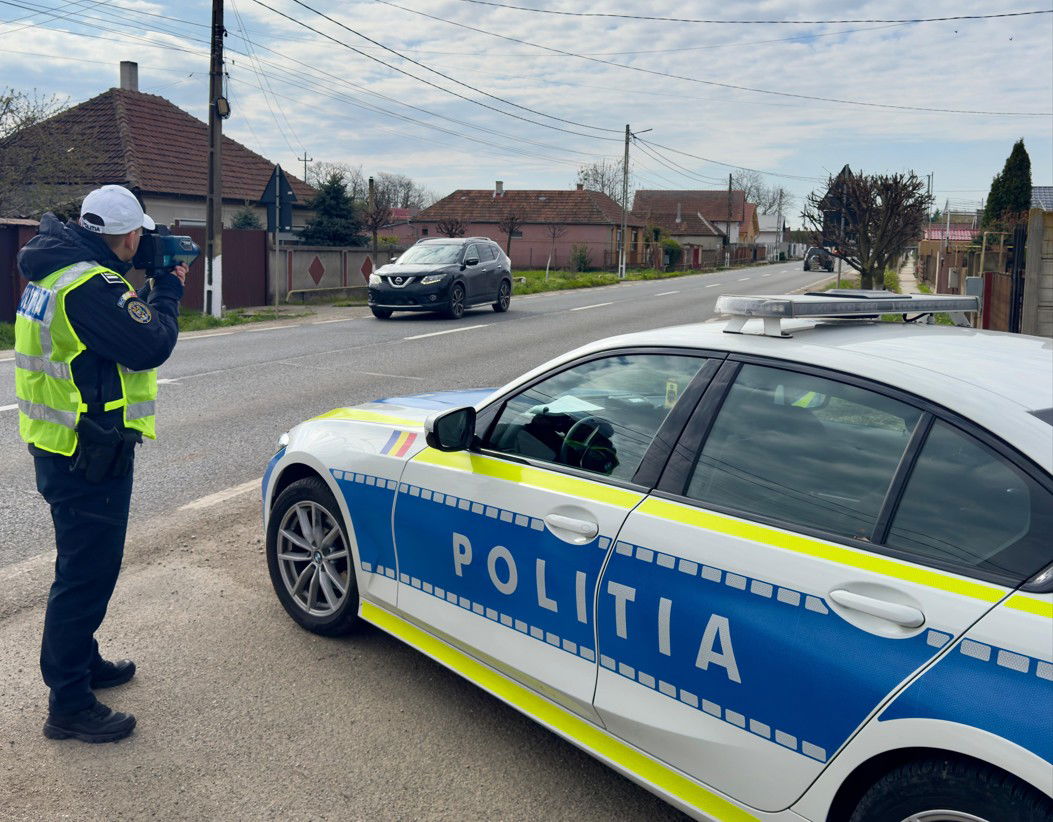 Gyorshajtókat büntettek az országutakon és az autópályákon is